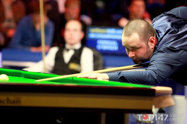 两队互有攻 两队互有攻